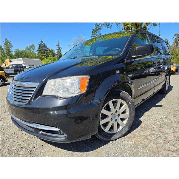 DUNCAN - 2014 CHRYSLER TOWN AND COUNTRY BLACK 266746 KMS - D116997