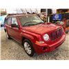Image 9 : PARKSVILLE - 2008 JEEP PATRIOT RED 209594 KMS - B538076