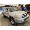 Image 9 : PARKSVILLE - 2004 TOYOTA 4RUNNER GRAY 377609 KMS - D034632