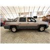 Image 11 : PARKSVILLE - 2003 CHEVROLET AVALANCHE GREY 266165 KMS - D122144