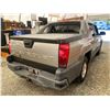 Image 15 : PARKSVILLE - 2003 CHEVROLET AVALANCHE GREY 266165 KMS - D122144