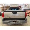 Image 18 : PARKSVILLE - 2003 CHEVROLET AVALANCHE GREY 266165 KMS - D122144