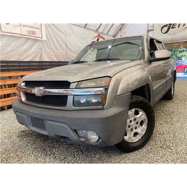 PARKSVILLE - 2003 CHEVROLET AVALANCHE GREY 266165 KMS - D122144