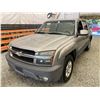 Image 3 : PARKSVILLE - 2003 CHEVROLET AVALANCHE GREY 266165 KMS - D122144