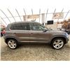 Image 11 : PARKSVILLE - 2012 VOLKSWAGEN TIGUAN GRAY 113326 KMS - D092435