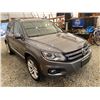 Image 9 : PARKSVILLE - 2012 VOLKSWAGEN TIGUAN GRAY 113326 KMS - D092435