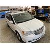 Image 10 : PARKSVILLE - 2014 CHRYSLER TOWN AND COUNTRY WHITE 236529 KMS "NO RESERVE" - D231156
