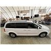 Image 13 : PARKSVILLE - 2014 CHRYSLER TOWN AND COUNTRY WHITE 236529 KMS "NO RESERVE" - D231156