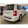 Image 14 : PARKSVILLE - 2014 CHRYSLER TOWN AND COUNTRY WHITE 236529 KMS "NO RESERVE" - D231156