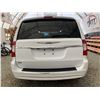 Image 17 : PARKSVILLE - 2014 CHRYSLER TOWN AND COUNTRY WHITE 236529 KMS "NO RESERVE" - D231156