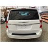 Image 18 : PARKSVILLE - 2014 CHRYSLER TOWN AND COUNTRY WHITE 236529 KMS "NO RESERVE" - D231156