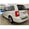 Image 20 : PARKSVILLE - 2014 CHRYSLER TOWN AND COUNTRY WHITE 236529 KMS "NO RESERVE" - D231156