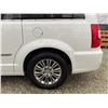 Image 29 : PARKSVILLE - 2014 CHRYSLER TOWN AND COUNTRY WHITE 236529 KMS "NO RESERVE" - D231156