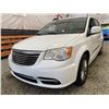 Image 2 : PARKSVILLE - 2014 CHRYSLER TOWN AND COUNTRY WHITE 236529 KMS "NO RESERVE" - D231156