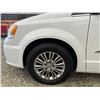Image 31 : PARKSVILLE - 2014 CHRYSLER TOWN AND COUNTRY WHITE 236529 KMS "NO RESERVE" - D231156