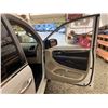 Image 37 : PARKSVILLE - 2014 CHRYSLER TOWN AND COUNTRY WHITE 236529 KMS "NO RESERVE" - D231156