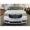 Image 5 : PARKSVILLE - 2014 CHRYSLER TOWN AND COUNTRY WHITE 236529 KMS "NO RESERVE" - D231156
