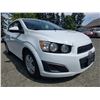 Image 5 : DUNCAN - 2015 CHEVROLET SONIC WHITE 115802 KMS - D192860
