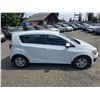 Image 8 : DUNCAN - 2015 CHEVROLET SONIC WHITE 115802 KMS - D192860