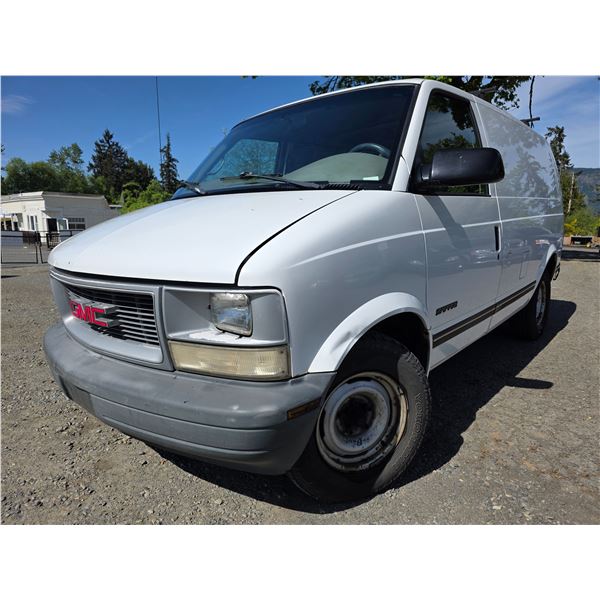 DUNCAN - 2000 GMC SAFARI WHITE  KMS - D530910