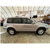 Image 11 : PARKSVILLE - 2005 NISSAN X-TRAIL GRAY 233352 KMS - B112603