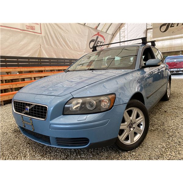 PARKSVILLE - 2005 VOLVO V50 BLUE 237253 KMS - P092716