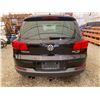 Image 18 : PARKSVILLE - 2012 VOLKSWAGEN TIGUAN BLACK 215502 KMS - J562813