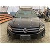 Image 6 : PARKSVILLE - 2012 VOLKSWAGEN TIGUAN BLACK 215502 KMS - J562813