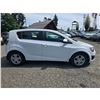 Image 7 : DUNCAN - 2015 CHEVROLET SONIC WHITE 115802 KMS - D192860