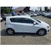 Image 8 : DUNCAN - 2015 CHEVROLET SONIC WHITE 115802 KMS - D192860