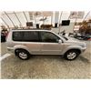 Image 12 : PARKSVILLE - 2005 NISSAN X-TRAIL GRAY 233352 KMS - B112603