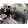 Image 38 : PARKSVILLE - 2016 VOLKSWAGEN TIGUAN  WHITE 169795 KMS - D577447