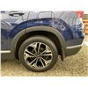 Image 29 : PARKSVILLE - 2019 HYUNDAI SANTA FE BLUE 176470 KMS - B110699