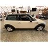 Image 12 : PARKSVILLE - 2010 MINI COOPER CREAN 121552 KMS - BZ70736