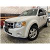 Image 1 : PARKSVILLE - 2011 FORD ESCAPE WHITE 200982 KMS - BB68723