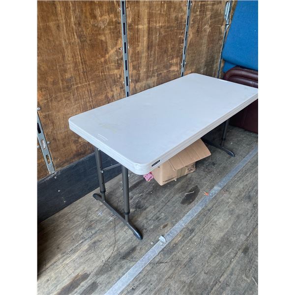 406 -- FOLDABLE TABLE