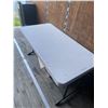 Image 2 : 406 -- FOLDABLE TABLE