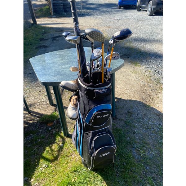 421 -- BLACK AND BLUE GOLF BAG