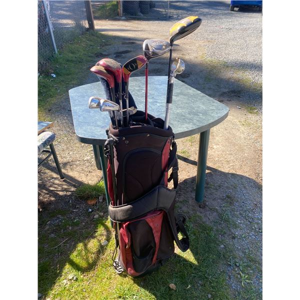 422 -- BURGUNDY GOLF BAG