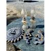 Image 1 : 425 -- LAMPS AND WALL ART