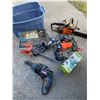 Image 1 : 432 -- CHAINSAW AND TOOLS