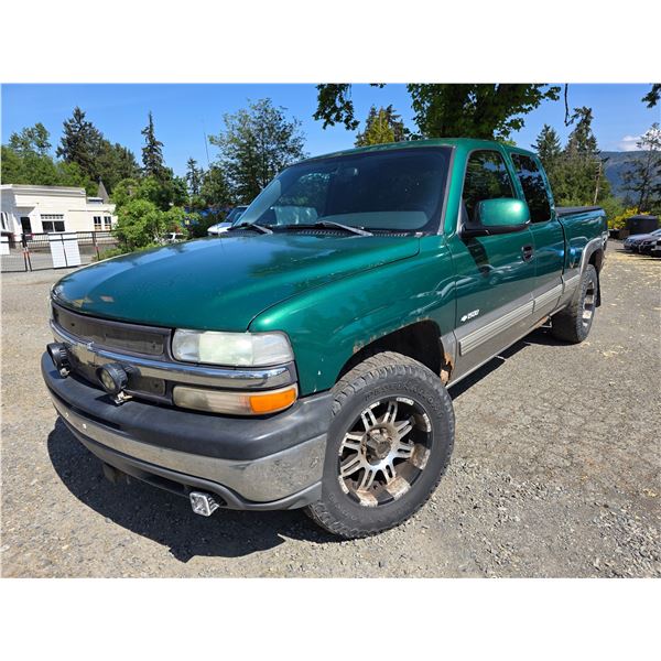 DUNCAN - 2000 CHEVROLET SILVERADO GREEN "NO RESERVE" 387226 KMS - D109434