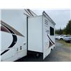 Image 19 : Parksville - 2005 Keystone Laredo White  - D458538
