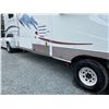 Image 9 : Parksville - 2005 Montanna 5th wheel White  - D705691