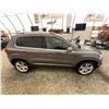 Image 12 : PARKSVILLE - 2012 VOLKSWAGEN TIGUAN GRAY 113326 KMS - D092435
