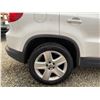 Image 27 : PARKSVILLE - 2016 VOLKSWAGEN TIGUAN  WHITE 169795 KMS - D577447