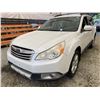 Image 3 : PARKSVILLE - 2010 SUBARU OUTBACK WHITE 301816 KMS - D355876