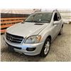 Image 3 : PARKSVILLE - 2008 MERCEDES-BENZ M-CLASS GRAY 274957 KMS - B422030