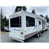 Image 3 : Parksville - 2005 Montanna 5th wheel White  - D705691