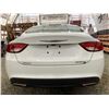 Image 17 : PARKSVILLE - 2015 CHRYSLER 200 WHITE 217115 KMS - B727855
